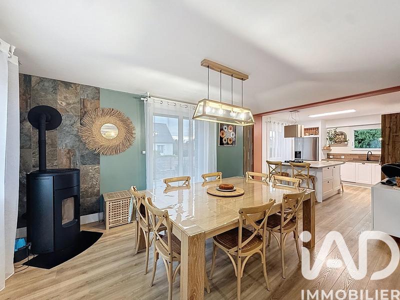 Maison - 202 m² - 7 pièces