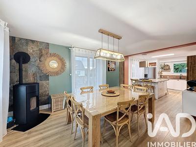 Maison - 202 m² - 7 pièces