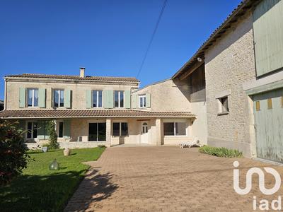 Maison - 210 m² - 6 pièces