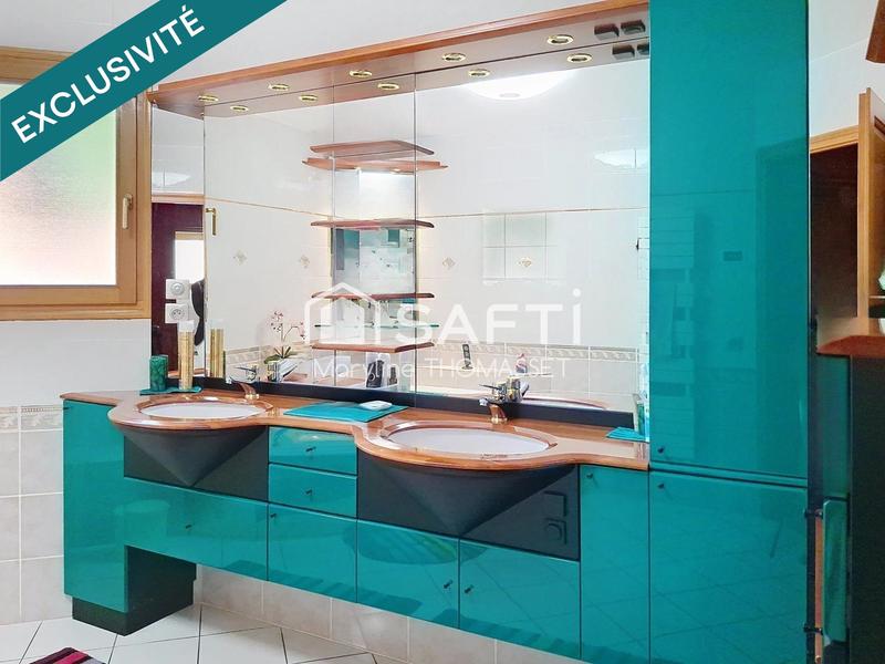 Maison - 295 m² - 8 pièces