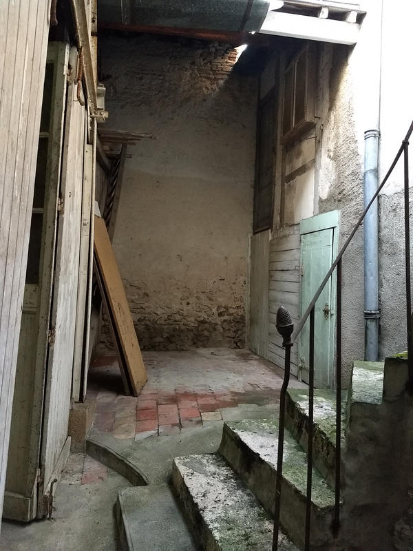 Maison - 240 m² - 8 pièces