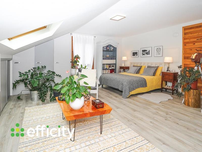 Pavillon - 200 m² - 5 pièces