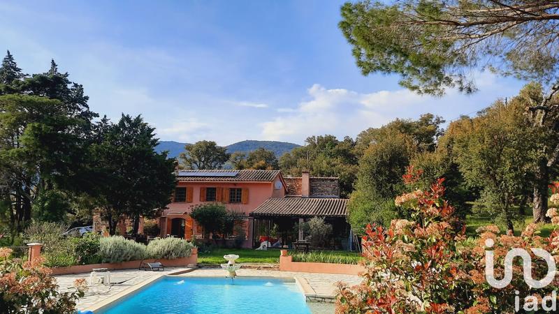 Maison - 248 m² - 8 pièces