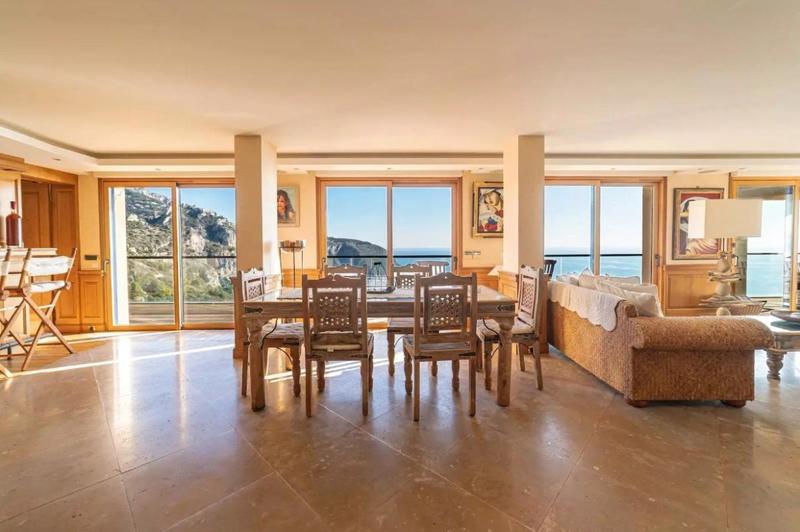 Maison - 162 m² - 8 pièces