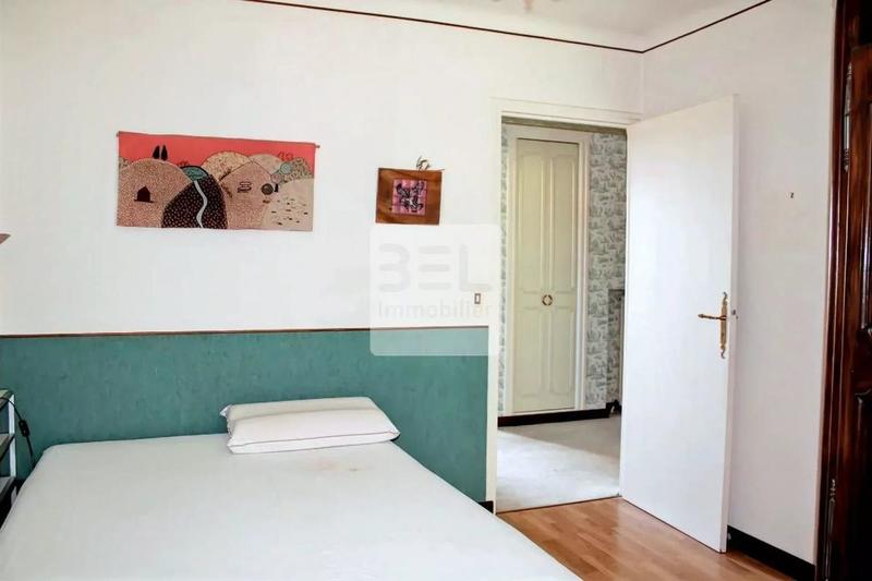 Villa - 228 m² - 10 pièces