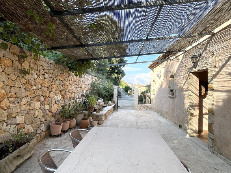 Appartement - 135 m² - 6 pièces