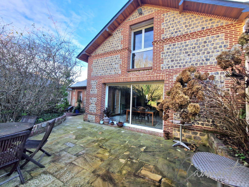 Maison - 210 m² - 8 pièces