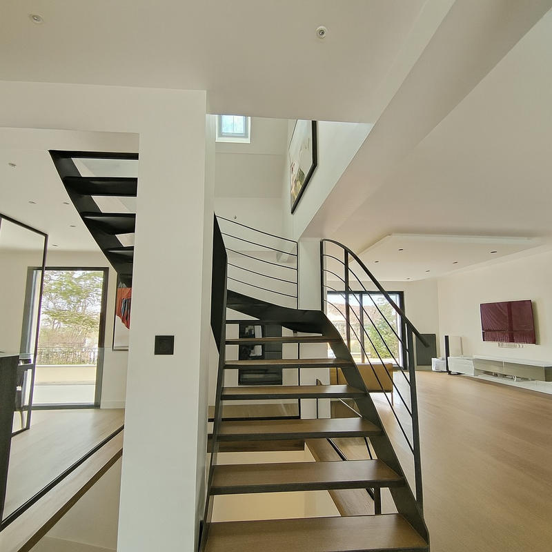 Maison - 254 m² - 7 pièces