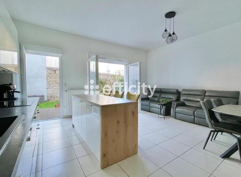 Maison - 95 m² - 5 pièces