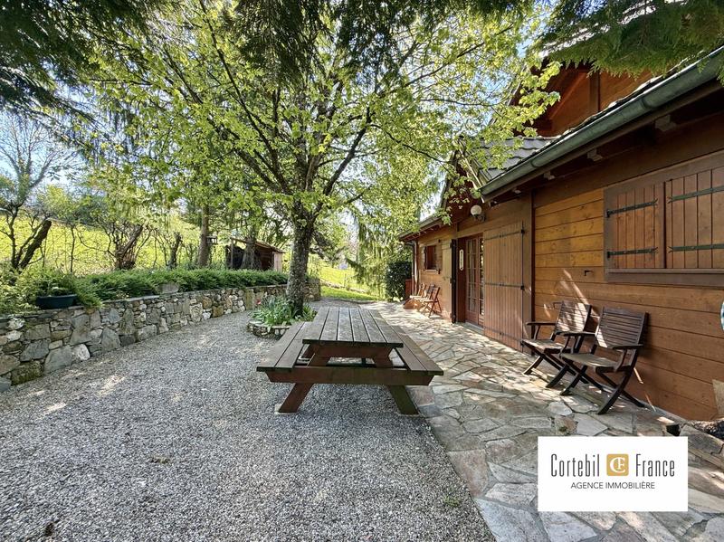 Châlet - 248 m² - 8 pièces