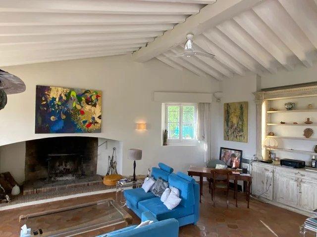 Maison - 350 m² - 8 pièces