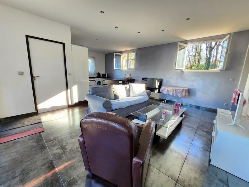 Maison - 200 m² - 8 pièces