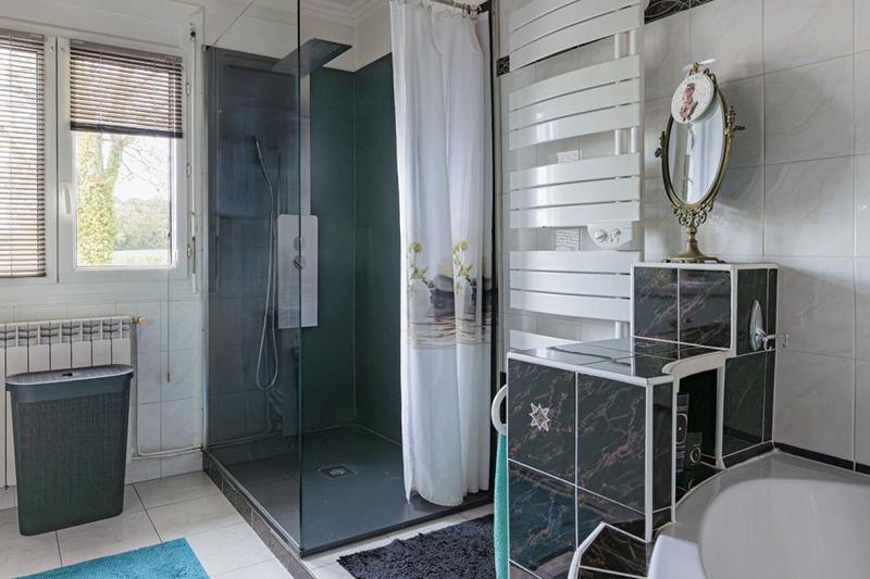 Maison - 200 m² - 6 pièces