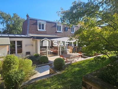 Villa - 159 m² - 8 pièces