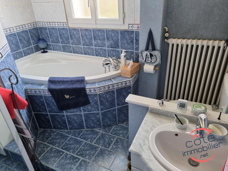 Maison - 205 m² - 10 pièces