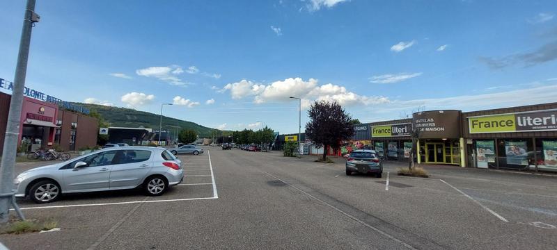 Local commercial - 440 m² - 2 pièces