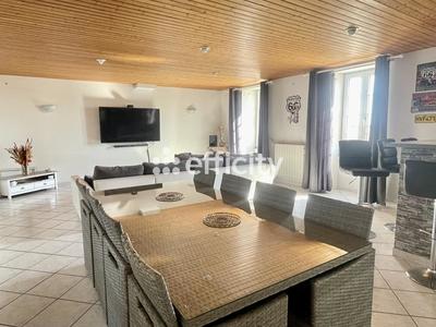 Maison - 245 m² - 10 pièces