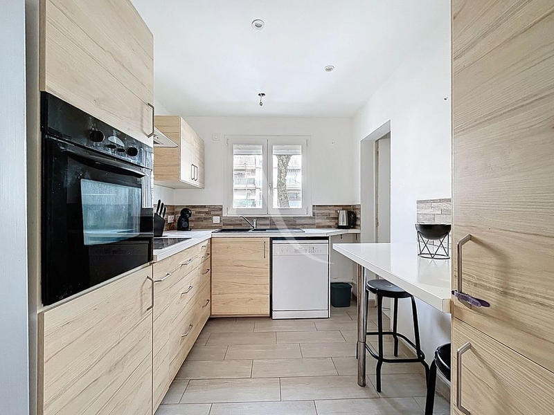 Appartement - 79 m² - 5 pièces