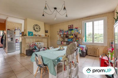 Maison traditionnelle - 210 m² - 6 pièces
