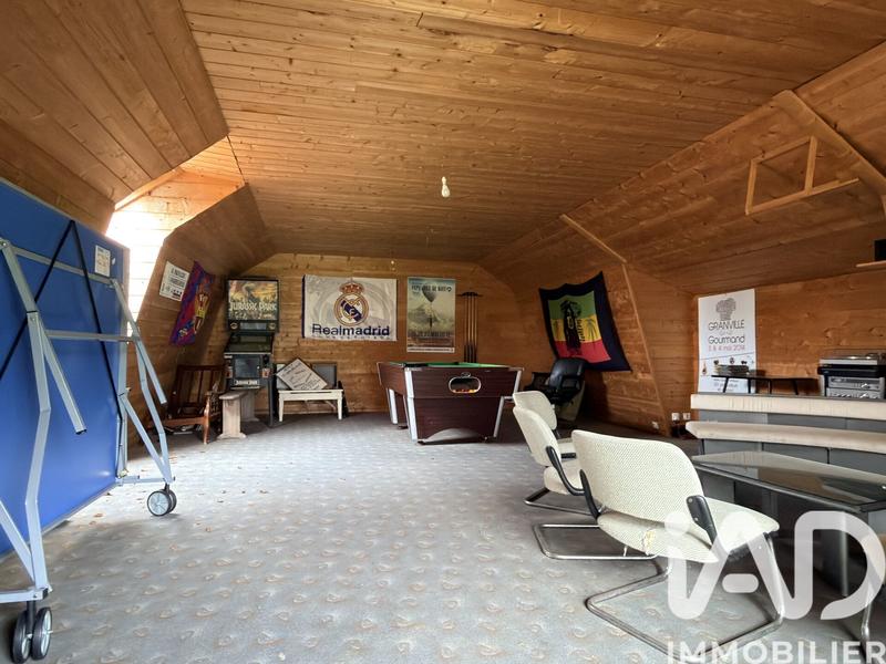 Maison - 264 m² - 10 pièces