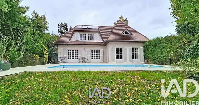 Maison de maîtres - 211 m² - 8 pièces