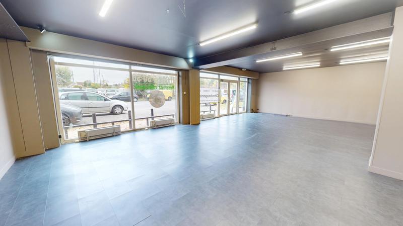 Local commercial - 527 m² - 4 pièces