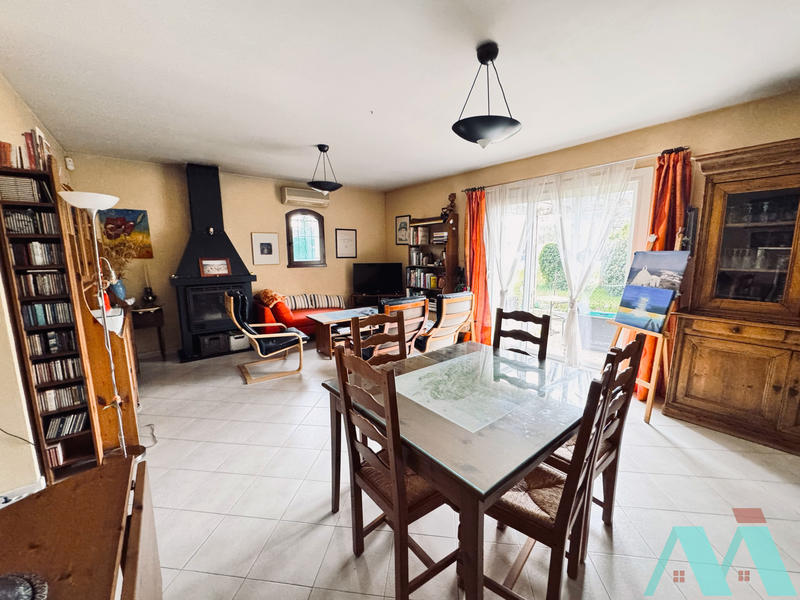 Maison - 121 m² - 6 pièces