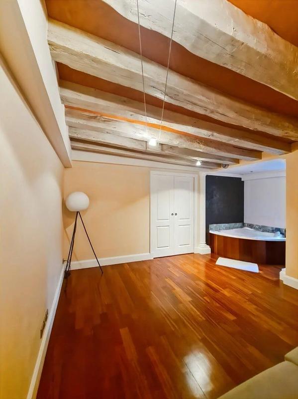 Maison - 230 m² - 7 pièces