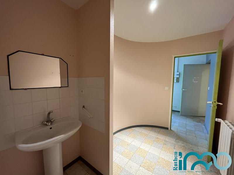 Local commercial - 75 m² - 2 pièces