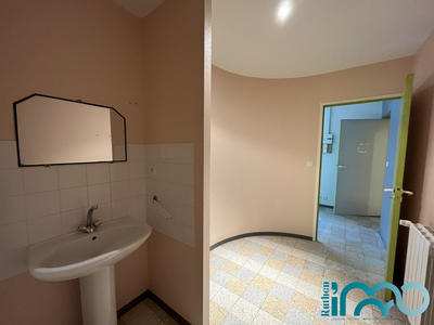 Local commercial - 75 m² - 2 pièces