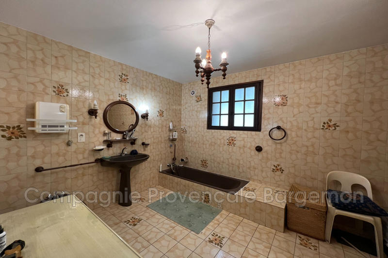 Maison - 190 m² - 8 pièces