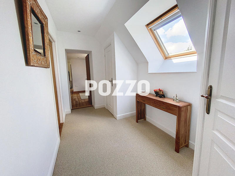 Maison - 248 m² - 6 pièces