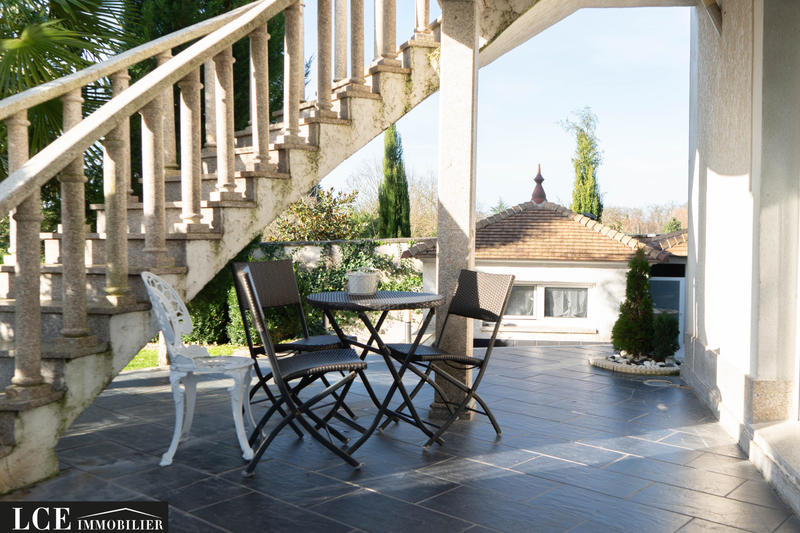 Villa - 570 m² - 10 pièces