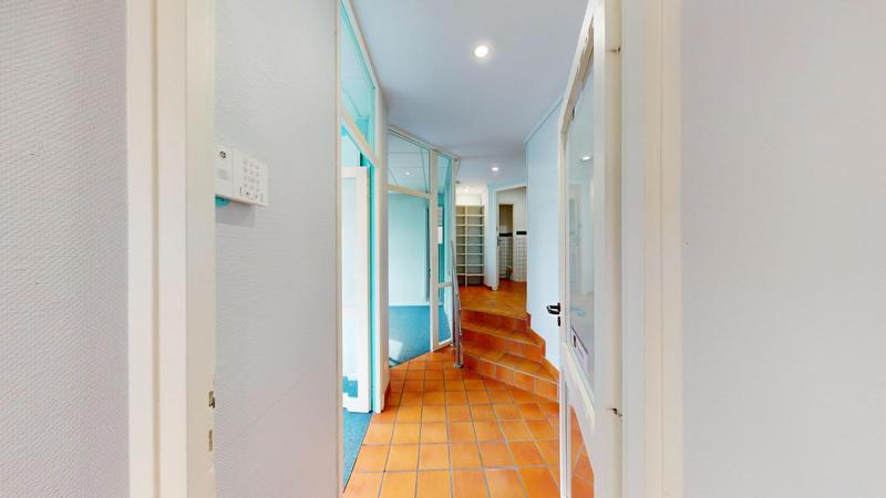 Bureau - 84 m² - 6 pièces