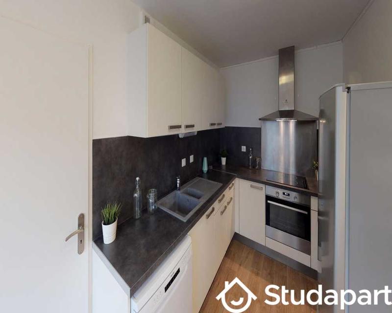 Chambre - 70 m² - 1 pièce