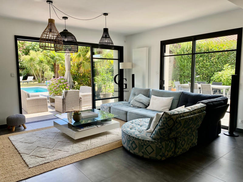 Maison - 180 m² - 7 pièces