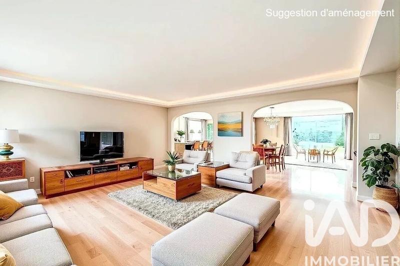 Maison de maîtres - 304 m² - 13 pièces