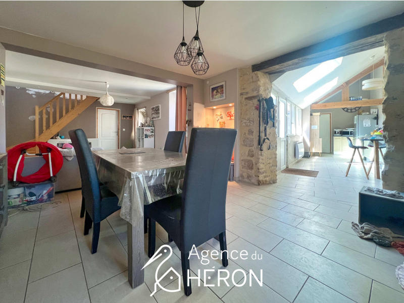 Maison - 104 m² - 4 pièces