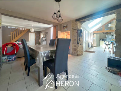 Maison - 104 m² - 4 pièces