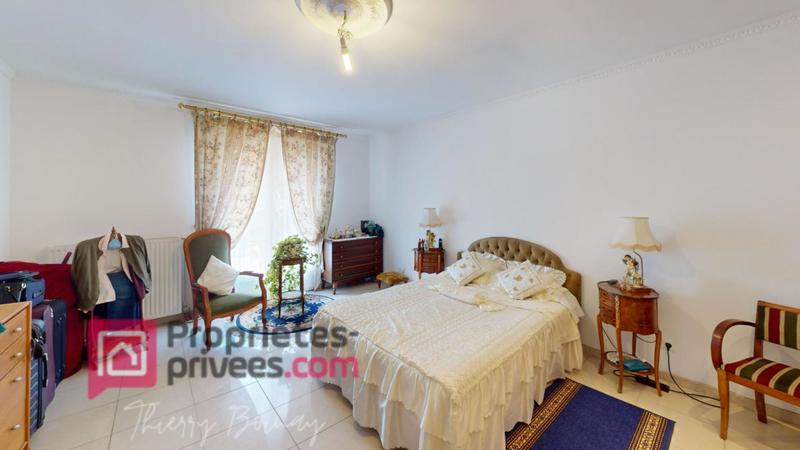 Maison - 230 m² - 8 pièces