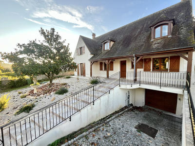 Maison - 230 m² - 8 pièces
