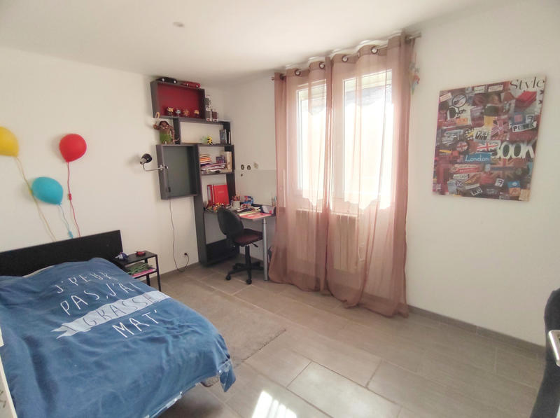 Maison - 222 m² - 10 pièces