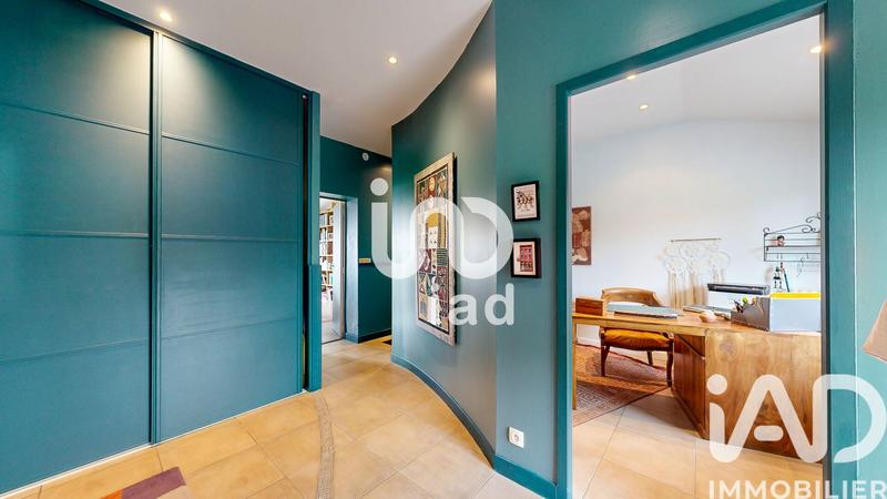 Maison - 260 m² - 9 pièces