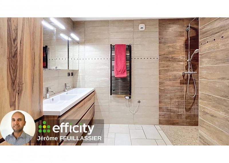 Maison - 300 m² - 12 pièces