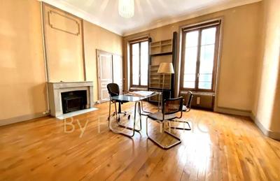 Appartement - 255 m² - 7 pièces
