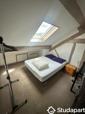 Chambre - 10 m² - 1 pièce