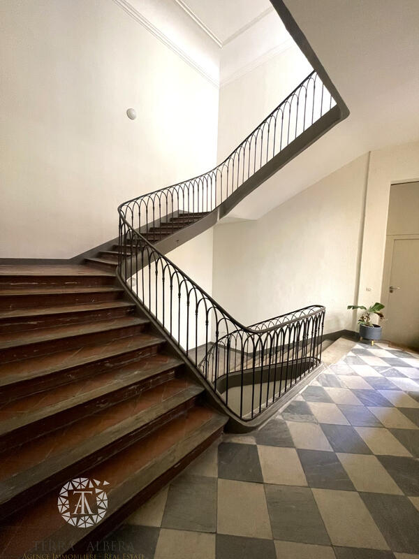 Appartement - 122 m² - 5 pièces