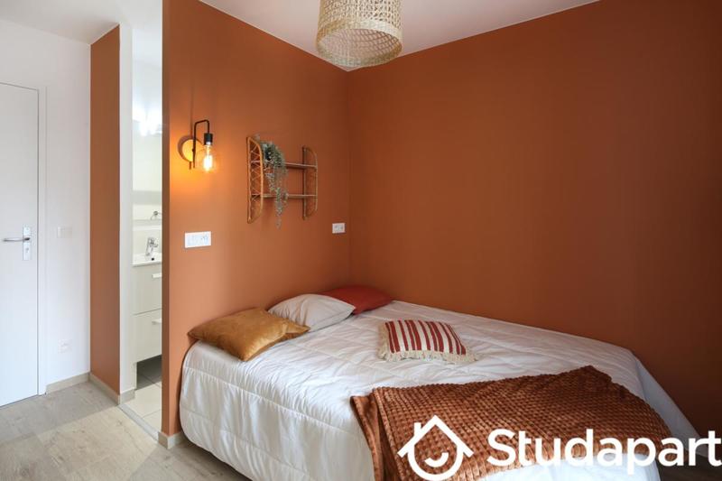 Chambre - 11 m² - 1 pièce