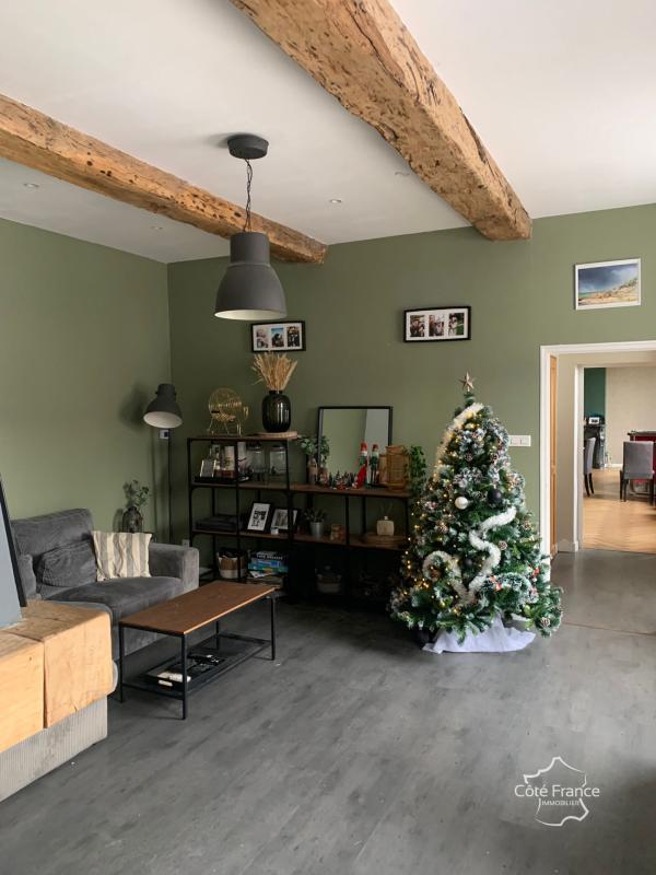 Maison - 210 m² - 10 pièces