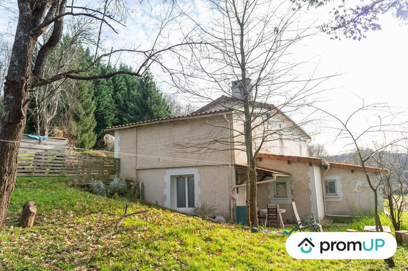 Maison - 256 m² - 7 pièces